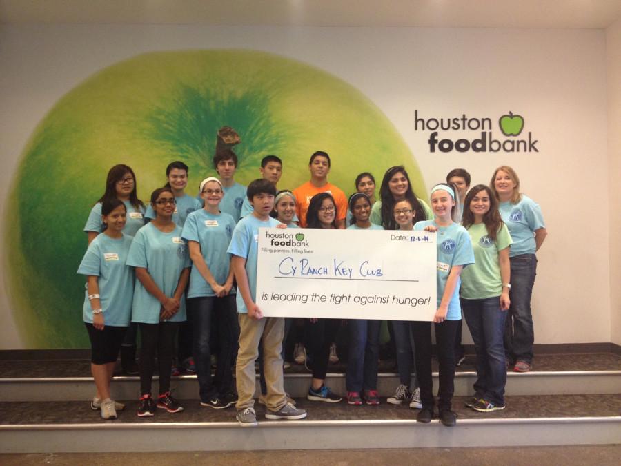 Key Club Volunteers at Houston Food Bank