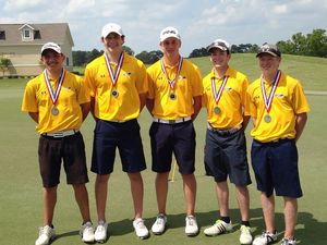 Golf Advances to Regionals